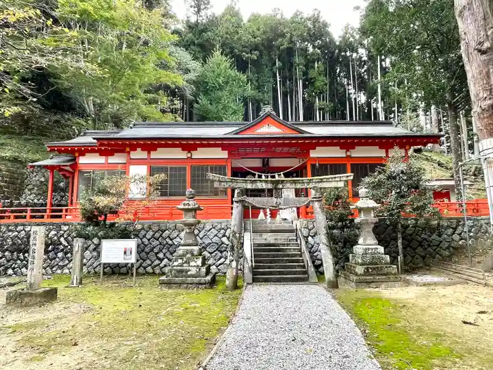 仲山神社(美杉町八知)の本殿・本堂