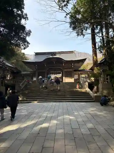 彌彦神社の{uncategorized: "未分類", other: "その他", undefined: "問題あり", building: "その他建物", grave: "お墓", sacred_gate: "鳥居", guardian: "狛犬", statue: "像", buddha: "仏像", history: "歴史", nature: "自然", garden: "庭園", animal: "動物", pagoda: "塔", temizu: "手水舎", mountain_gate: "山門・神門", sanctuary: "本殿・本堂", subordinate: "末社・摂社", art: "芸術", scenery: "景色", jizo: "地蔵", ema: "絵馬", goshuin: "御朱印", omikuji: "おみくじ", items: "授与品その他", amulet: "お守り", goshuincho: "御朱印帳", eats: "食事", festival: "お祭り", votive_dance: "神楽", shichigosan: "七五三参", wedding: "結婚式", experience: "体験その他", initially: "初詣", around: "周辺", anti_infection: "感染症対策"}