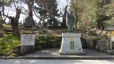 上杉神社の像