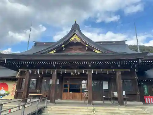 砥鹿神社（里宮）の{uncategorized: "未分類", other: "その他", undefined: "問題あり", building: "その他建物", grave: "お墓", sacred_gate: "鳥居", guardian: "狛犬", statue: "像", buddha: "仏像", history: "歴史", nature: "自然", garden: "庭園", animal: "動物", pagoda: "塔", temizu: "手水舎", mountain_gate: "山門・神門", sanctuary: "本殿・本堂", subordinate: "末社・摂社", art: "芸術", scenery: "景色", jizo: "地蔵", ema: "絵馬", goshuin: "御朱印", omikuji: "おみくじ", items: "授与品その他", amulet: "お守り", goshuincho: "御朱印帳", eats: "食事", festival: "お祭り", votive_dance: "神楽", shichigosan: "七五三参", wedding: "結婚式", experience: "体験その他", initially: "初詣", around: "周辺", anti_infection: "感染症対策"}
