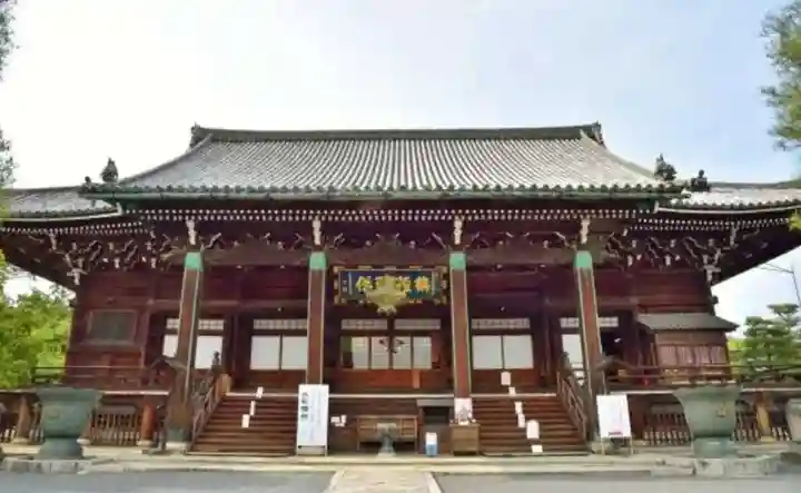 清凉寺の本殿・本堂