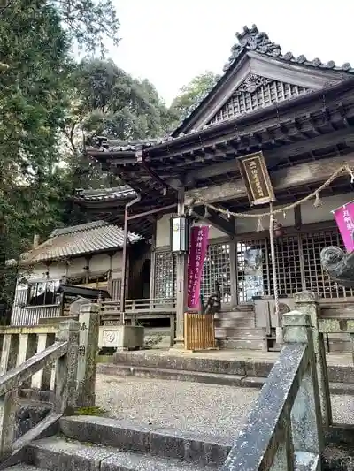足見田神社の本殿