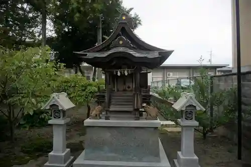 阿羅波比神社の末社