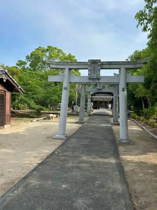 白鬚神社の{uncategorized: "未分類", other: "その他", undefined: "問題あり", building: "その他建物", grave: "お墓", sacred_gate: "鳥居", guardian: "狛犬", statue: "像", buddha: "仏像", history: "歴史", nature: "自然", garden: "庭園", animal: "動物", pagoda: "塔", temizu: "手水舎", mountain_gate: "山門・神門", sanctuary: "本殿・本堂", subordinate: "末社・摂社", art: "芸術", scenery: "景色", jizo: "地蔵", ema: "絵馬", goshuin: "御朱印", omikuji: "おみくじ", items: "授与品その他", amulet: "お守り", goshuincho: "御朱印帳", eats: "食事", festival: "お祭り", votive_dance: "神楽", shichigosan: "七五三参", wedding: "結婚式", experience: "体験その他", initially: "初詣", around: "周辺", anti_infection: "感染症対策"}