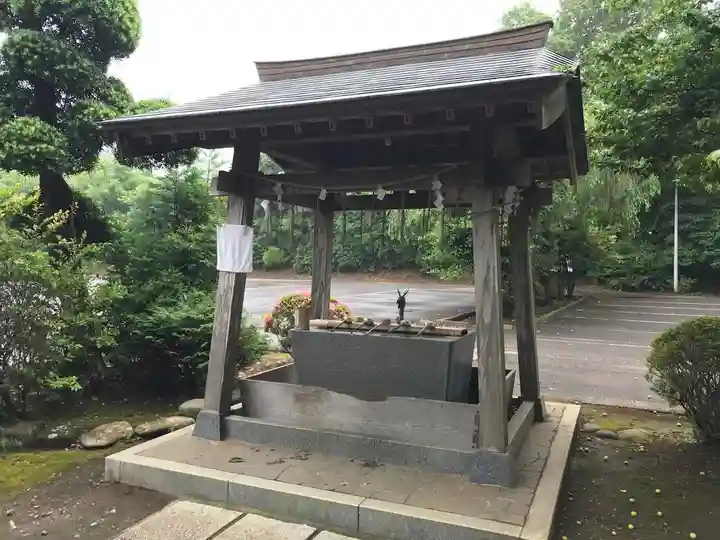 八街神社の手水舎
