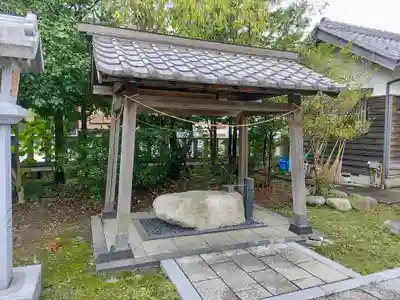 神明社（小路神明社）の手水舎