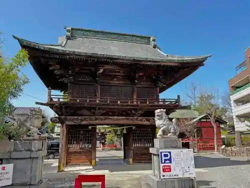 穴切大神社の山門・神門
