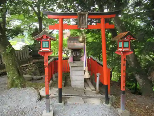 金峯山寺の末社