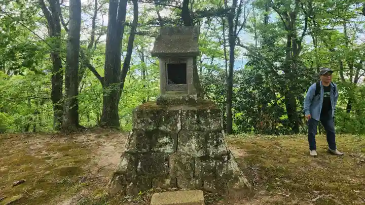 城山観音堂の{uncategorized: "未分類", other: "その他", undefined: "問題あり", building: "その他建物", grave: "お墓", sacred_gate: "鳥居", guardian: "狛犬", statue: "像", buddha: "仏像", history: "歴史", nature: "自然", garden: "庭園", animal: "動物", pagoda: "塔", temizu: "手水舎", mountain_gate: "山門・神門", sanctuary: "本殿・本堂", subordinate: "末社・摂社", art: "芸術", scenery: "景色", jizo: "地蔵", ema: "絵馬", goshuin: "御朱印", omikuji: "おみくじ", items: "授与品その他", amulet: "お守り", goshuincho: "御朱印帳", eats: "食事", festival: "お祭り", votive_dance: "神楽", shichigosan: "七五三参", wedding: "結婚式", experience: "体験その他", initially: "初詣", around: "周辺", anti_infection: "感染症対策"}