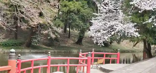 間々田八幡宮の庭園