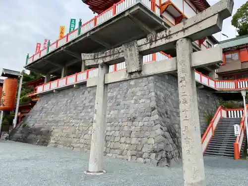 高橋稲荷神社の鳥居