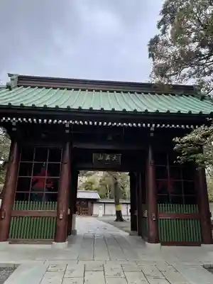 高徳院の山門・神門