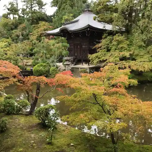 清凉寺の庭園