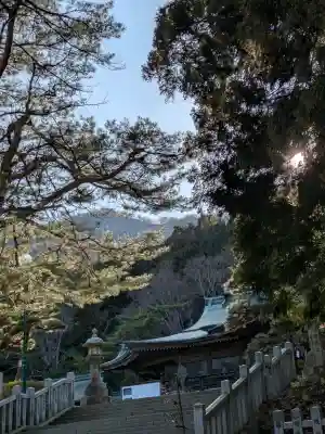 函館八幡宮の{uncategorized: "未分類", other: "その他", undefined: "問題あり", building: "その他建物", grave: "お墓", sacred_gate: "鳥居", guardian: "狛犬", statue: "像", buddha: "仏像", history: "歴史", nature: "自然", garden: "庭園", animal: "動物", pagoda: "塔", temizu: "手水舎", mountain_gate: "山門・神門", sanctuary: "本殿・本堂", subordinate: "末社・摂社", art: "芸術", scenery: "景色", jizo: "地蔵", ema: "絵馬", goshuin: "御朱印", omikuji: "おみくじ", items: "授与品その他", amulet: "お守り", goshuincho: "御朱印帳", eats: "食事", festival: "お祭り", votive_dance: "神楽", shichigosan: "七五三参", wedding: "結婚式", experience: "体験その他", initially: "初詣", around: "周辺", anti_infection: "感染症対策"}