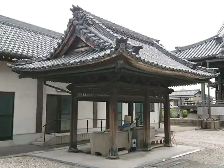 西方寺の手水舎