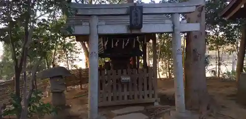 検見川神社の末社