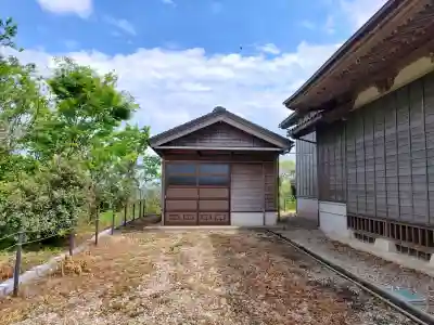 鰀目嶽神社の{uncategorized: "未分類", other: "その他", undefined: "問題あり", building: "その他建物", grave: "お墓", sacred_gate: "鳥居", guardian: "狛犬", statue: "像", buddha: "仏像", history: "歴史", nature: "自然", garden: "庭園", animal: "動物", pagoda: "塔", temizu: "手水舎", mountain_gate: "山門・神門", sanctuary: "本殿・本堂", subordinate: "末社・摂社", art: "芸術", scenery: "景色", jizo: "地蔵", ema: "絵馬", goshuin: "御朱印", omikuji: "おみくじ", items: "授与品その他", amulet: "お守り", goshuincho: "御朱印帳", eats: "食事", festival: "お祭り", votive_dance: "神楽", shichigosan: "七五三参", wedding: "結婚式", experience: "体験その他", initially: "初詣", around: "周辺", anti_infection: "感染症対策"}