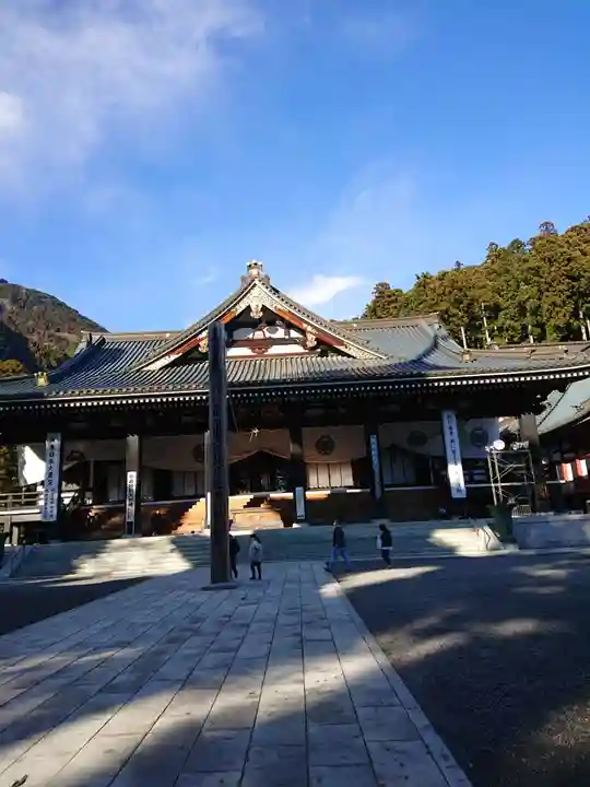 久遠寺の本殿・本堂