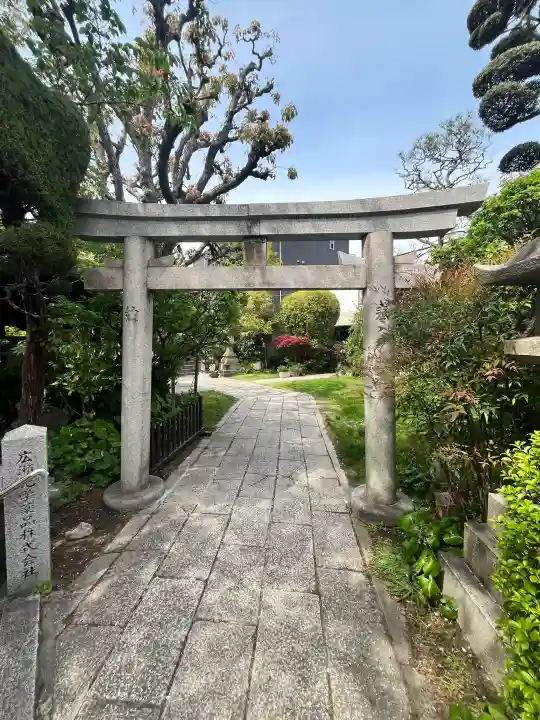 一宮神社の{uncategorized: "未分類", other: "その他", undefined: "問題あり", building: "その他建物", grave: "お墓", sacred_gate: "鳥居", guardian: "狛犬", statue: "像", buddha: "仏像", history: "歴史", nature: "自然", garden: "庭園", animal: "動物", pagoda: "塔", temizu: "手水舎", mountain_gate: "山門・神門", sanctuary: "本殿・本堂", subordinate: "末社・摂社", art: "芸術", scenery: "景色", jizo: "地蔵", ema: "絵馬", goshuin: "御朱印", omikuji: "おみくじ", items: "授与品その他", amulet: "お守り", goshuincho: "御朱印帳", eats: "食事", festival: "お祭り", votive_dance: "神楽", shichigosan: "七五三参", wedding: "結婚式", experience: "体験その他", initially: "初詣", around: "周辺", anti_infection: "感染症対策"}
