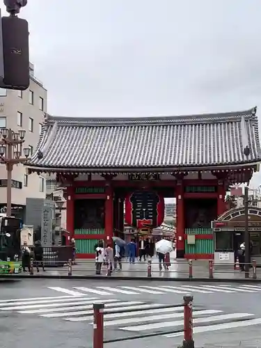 浅草寺の山門