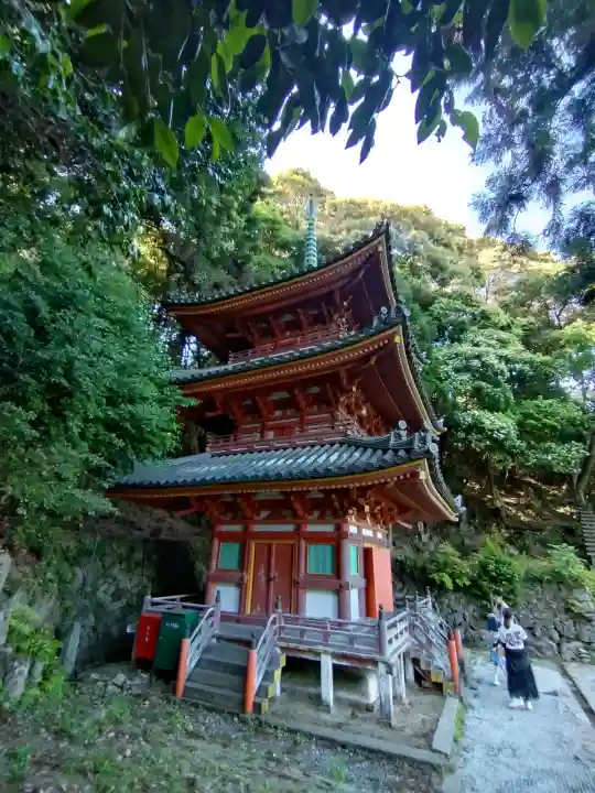 松尾寺の{uncategorized: "未分類", other: "その他", undefined: "問題あり", building: "その他建物", grave: "お墓", sacred_gate: "鳥居", guardian: "狛犬", statue: "像", buddha: "仏像", history: "歴史", nature: "自然", garden: "庭園", animal: "動物", pagoda: "塔", temizu: "手水舎", mountain_gate: "山門・神門", sanctuary: "本殿・本堂", subordinate: "末社・摂社", art: "芸術", scenery: "景色", jizo: "地蔵", ema: "絵馬", goshuin: "御朱印", omikuji: "おみくじ", items: "授与品その他", amulet: "お守り", goshuincho: "御朱印帳", eats: "食事", festival: "お祭り", votive_dance: "神楽", shichigosan: "七五三参", wedding: "結婚式", experience: "体験その他", initially: "初詣", around: "周辺", anti_infection: "感染症対策"}