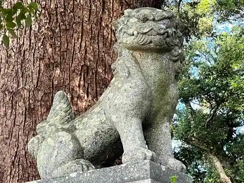 六所神社の狛犬