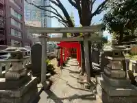 千種稲荷神社の{uncategorized: "未分類", other: "その他", undefined: "問題あり", building: "その他建物", grave: "お墓", sacred_gate: "鳥居", guardian: "狛犬", statue: "像", buddha: "仏像", history: "歴史", nature: "自然", garden: "庭園", animal: "動物", pagoda: "塔", temizu: "手水舎", mountain_gate: "山門・神門", sanctuary: "本殿・本堂", subordinate: "末社・摂社", art: "芸術", scenery: "景色", jizo: "地蔵", ema: "絵馬", goshuin: "御朱印", omikuji: "おみくじ", items: "授与品その他", amulet: "お守り", goshuincho: "御朱印帳", eats: "食事", festival: "お祭り", votive_dance: "神楽", shichigosan: "七五三参", wedding: "結婚式", experience: "体験その他", initially: "初詣", around: "周辺", anti_infection: "感染症対策"}