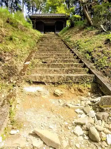 辺春八幡宮の山門