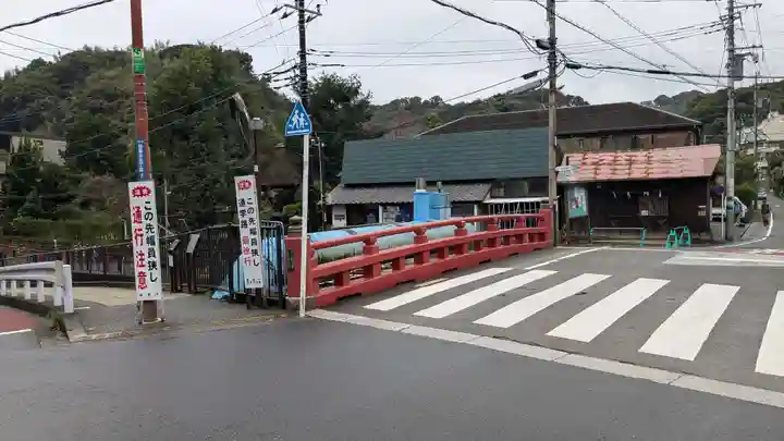 極楽寺(霊鷲山感應院極楽律寺)の周辺
