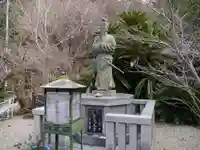 平等寺(三輪山平等寺)の像