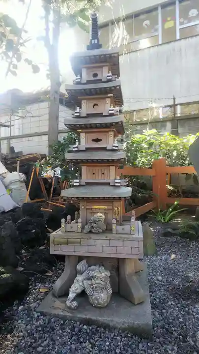 敷島神社の塔