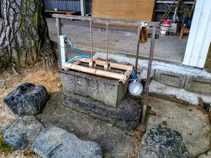 新林神明社の手水舎