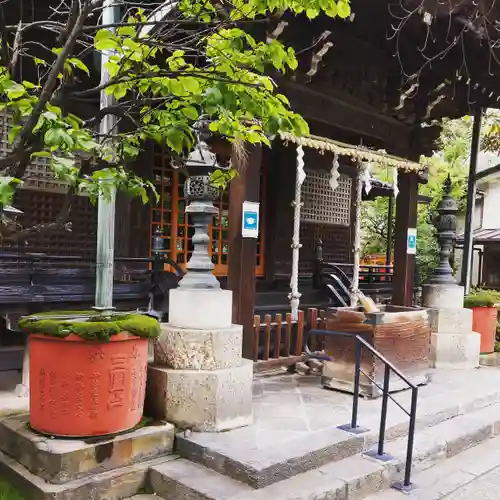 三囲神社の本殿・本堂