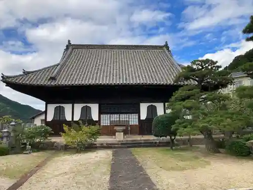 頼久寺の本殿・本堂