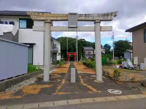 南外山八幡社の鳥居