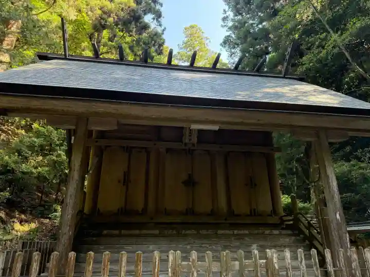 伊野天照皇大神宮の{uncategorized: "未分類", other: "その他", undefined: "問題あり", building: "その他建物", grave: "お墓", sacred_gate: "鳥居", guardian: "狛犬", statue: "像", buddha: "仏像", history: "歴史", nature: "自然", garden: "庭園", animal: "動物", pagoda: "塔", temizu: "手水舎", mountain_gate: "山門・神門", sanctuary: "本殿・本堂", subordinate: "末社・摂社", art: "芸術", scenery: "景色", jizo: "地蔵", ema: "絵馬", goshuin: "御朱印", omikuji: "おみくじ", items: "授与品その他", amulet: "お守り", goshuincho: "御朱印帳", eats: "食事", festival: "お祭り", votive_dance: "神楽", shichigosan: "七五三参", wedding: "結婚式", experience: "体験その他", initially: "初詣", around: "周辺", anti_infection: "感染症対策"}