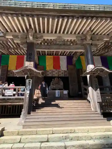 宝珠山 立石寺の本殿・本堂
