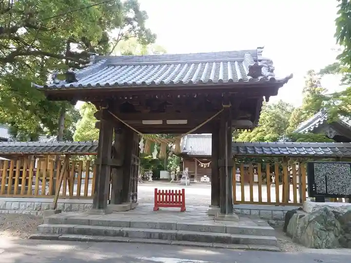 八幡宮(長瀬八幡宮)の山門・神門