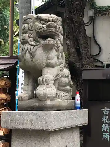 難波八阪神社の狛犬