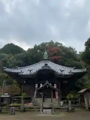 前神寺の本殿・本堂