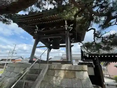 誓敬寺の{uncategorized: "未分類", other: "その他", undefined: "問題あり", building: "その他建物", grave: "お墓", sacred_gate: "鳥居", guardian: "狛犬", statue: "像", buddha: "仏像", history: "歴史", nature: "自然", garden: "庭園", animal: "動物", pagoda: "塔", temizu: "手水舎", mountain_gate: "山門・神門", sanctuary: "本殿・本堂", subordinate: "末社・摂社", art: "芸術", scenery: "景色", jizo: "地蔵", ema: "絵馬", goshuin: "御朱印", omikuji: "おみくじ", items: "授与品その他", amulet: "お守り", goshuincho: "御朱印帳", eats: "食事", festival: "お祭り", votive_dance: "神楽", shichigosan: "七五三参", wedding: "結婚式", experience: "体験その他", initially: "初詣", around: "周辺", anti_infection: "感染症対策"}