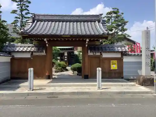 大徳院の山門・神門