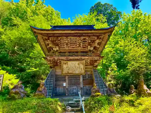 大聖寺（亀岡文殊）の{uncategorized: "未分類", other: "その他", undefined: "問題あり", building: "その他建物", grave: "お墓", sacred_gate: "鳥居", guardian: "狛犬", statue: "像", buddha: "仏像", history: "歴史", nature: "自然", garden: "庭園", animal: "動物", pagoda: "塔", temizu: "手水舎", mountain_gate: "山門・神門", sanctuary: "本殿・本堂", subordinate: "末社・摂社", art: "芸術", scenery: "景色", jizo: "地蔵", ema: "絵馬", goshuin: "御朱印", omikuji: "おみくじ", items: "授与品その他", amulet: "お守り", goshuincho: "御朱印帳", eats: "食事", festival: "お祭り", votive_dance: "神楽", shichigosan: "七五三参", wedding: "結婚式", experience: "体験その他", initially: "初詣", around: "周辺", anti_infection: "感染症対策"}