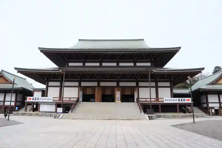 成田山新勝寺の本殿・本堂