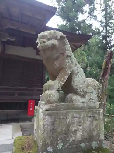 石楯尾神社の狛犬