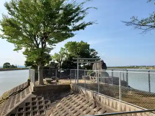 岩岡神社の庭園