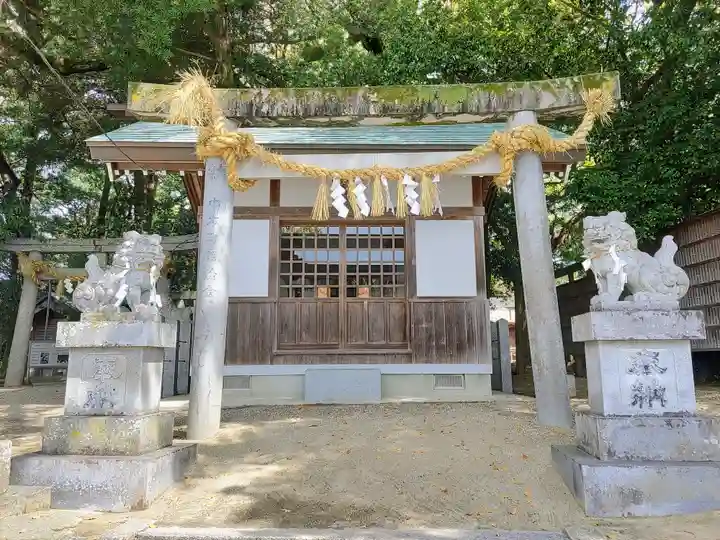 八雲神社(白塚町)の末社・摂社