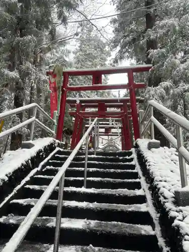 新屋山神社(山梨県)