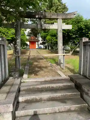 西大寺石落神社本殿の鳥居