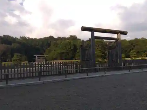 神武天皇陵（畝傍山東北陵）(奈良県)